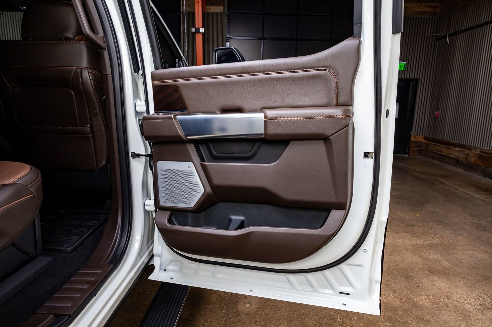 Used 2025 Ford F350 King Ranch w/ FX4 Off-Road Package image 38