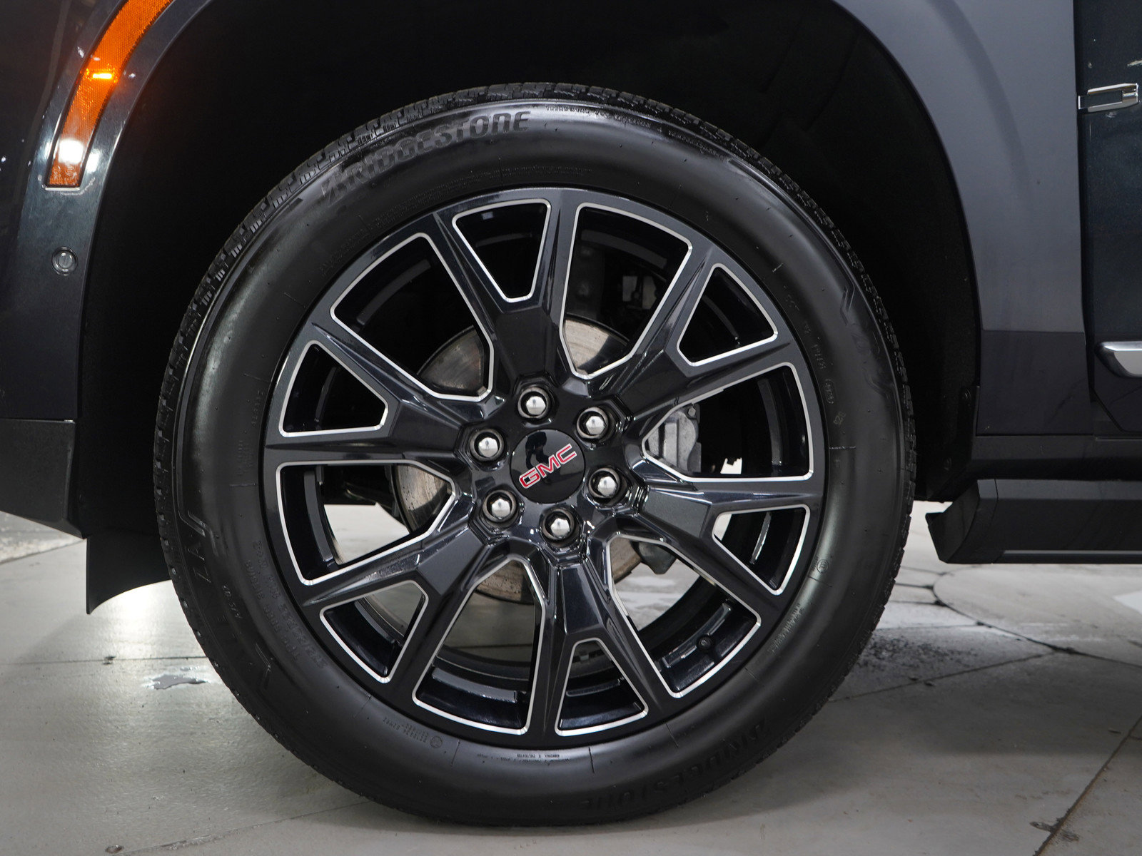 Used 2025 GMC Yukon Denali w/ Denali Reserve Package image 29