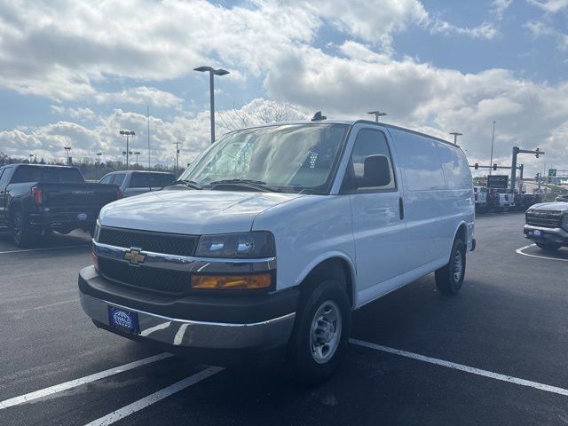 Used 2024 Chevrolet Express 2500 w/ Driver Convenience Package image 9
