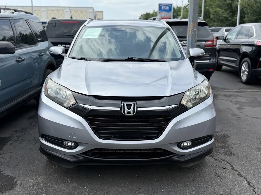 Used 2018 Honda HR-V EX-L image 2