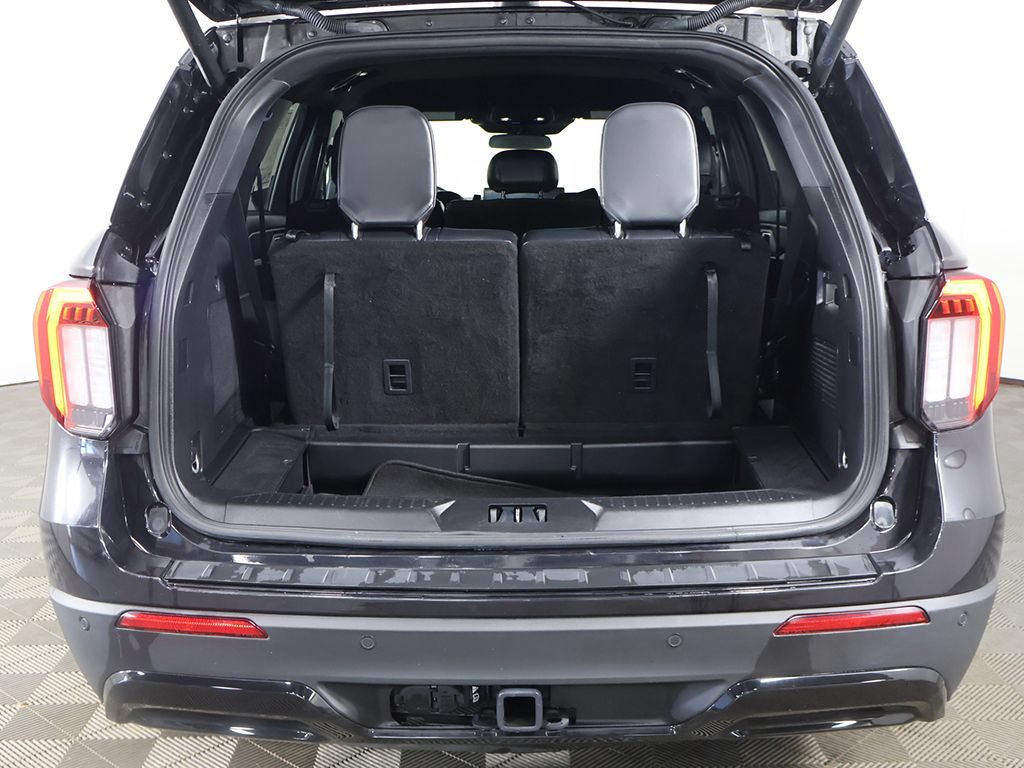 Used 2025 Ford Explorer ST-Line w/ ST-Line Street Pack AWD/4WD image 19