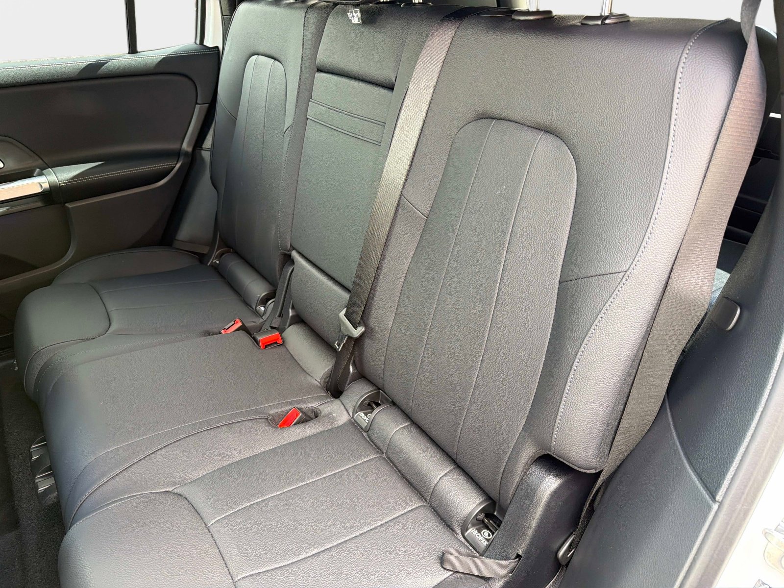 Used 2026 Mercedes-Benz GLB 250 4MATIC image 31