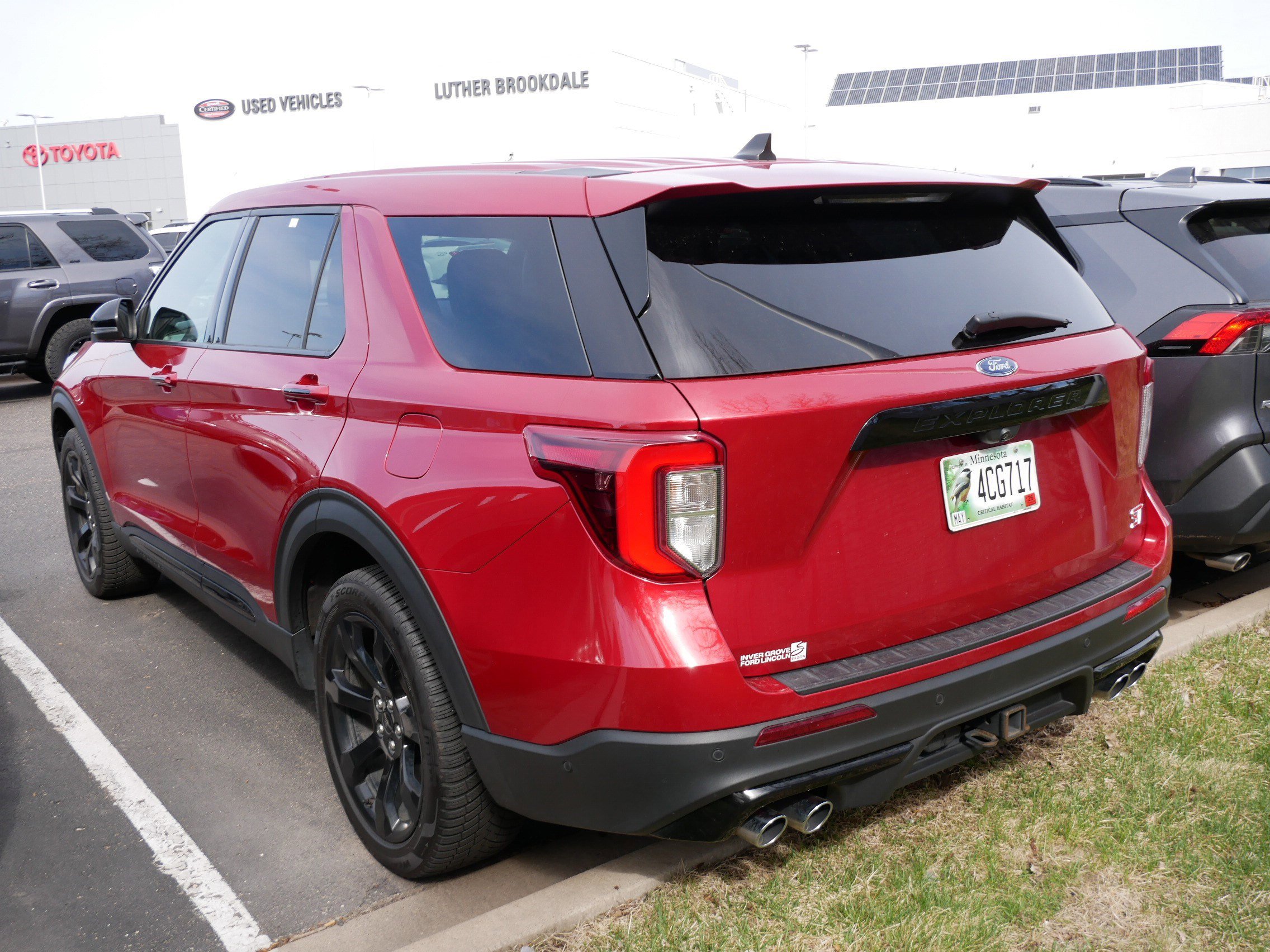 Used 2022 Ford Explorer ST AWD/4WD image 5