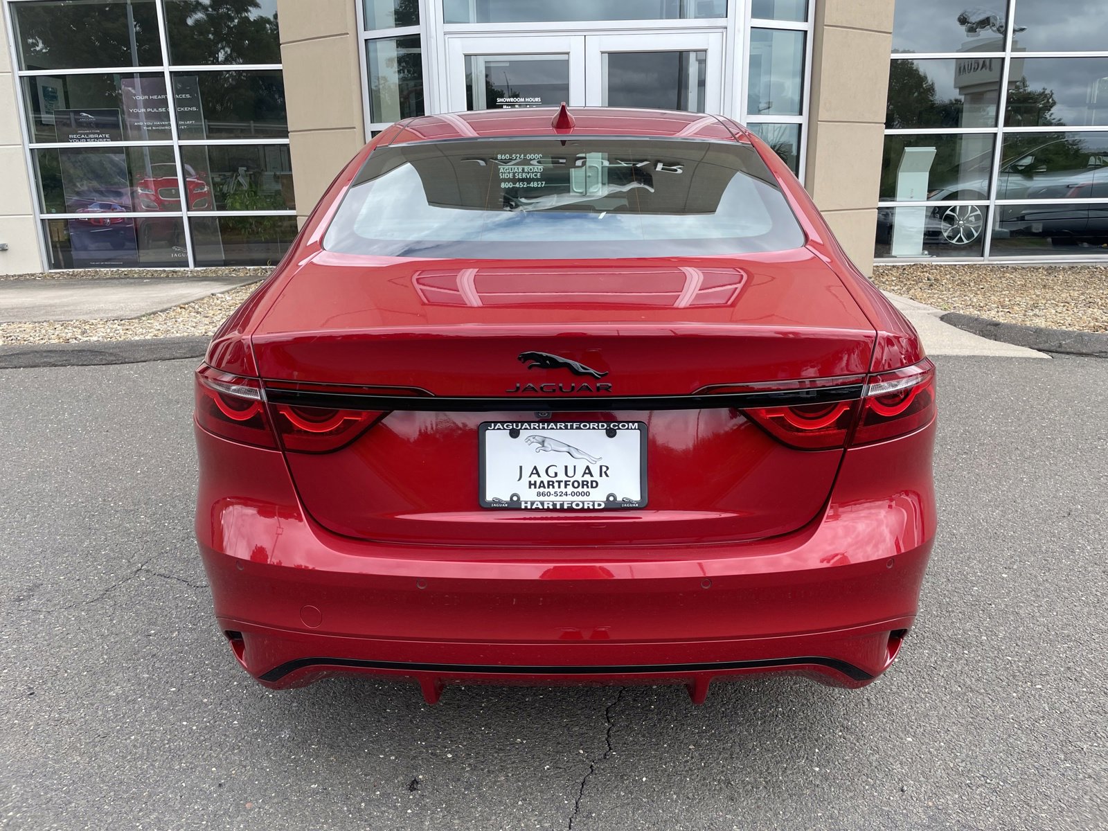 Certified 2024 Jaguar XF R-Dynamic SE image 7