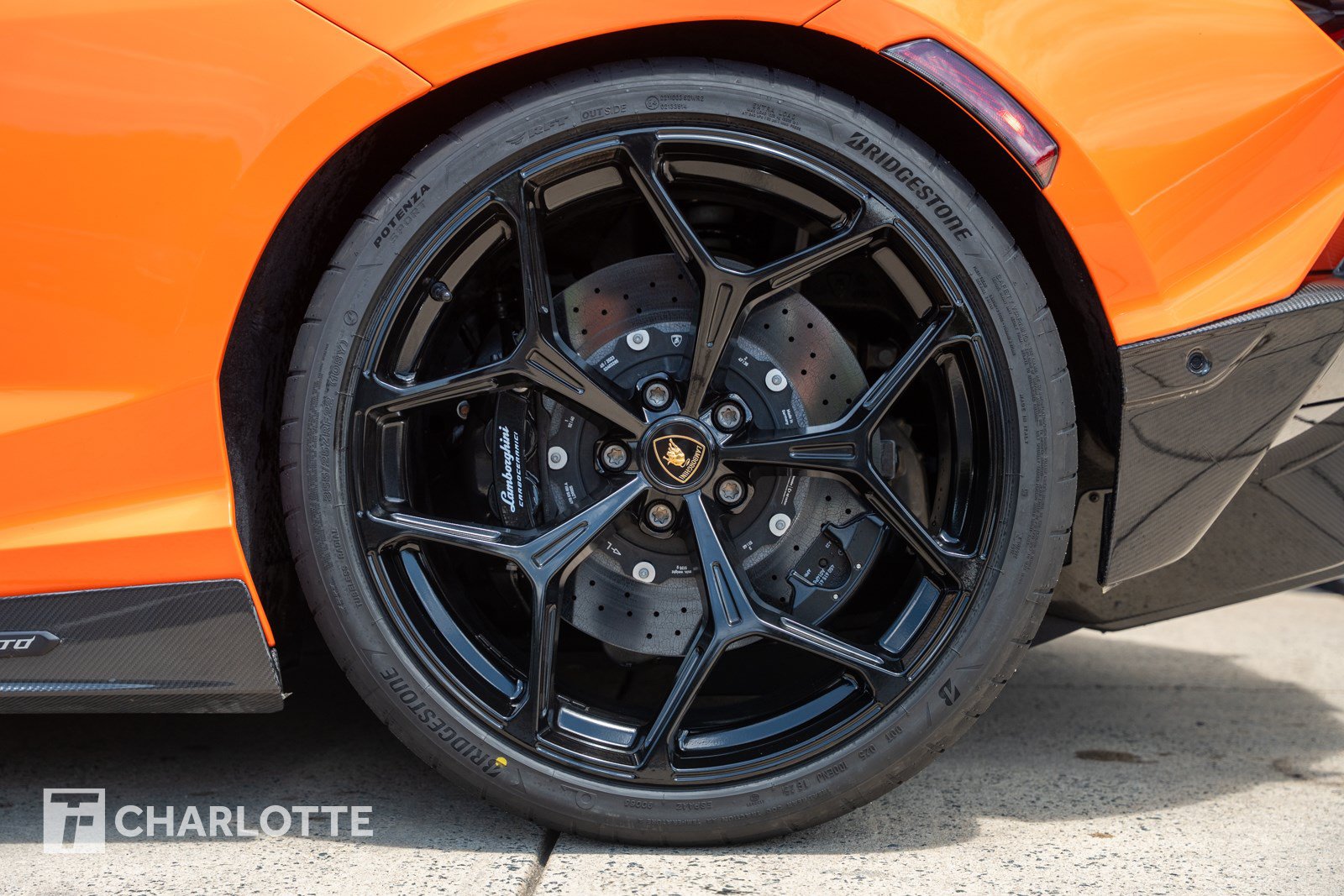 Used 2024 Lamborghini Revuelto AWD/4WD image 9