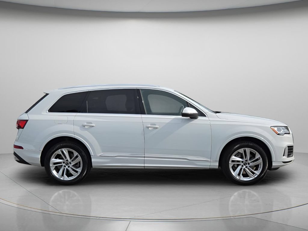 Used 2023 Audi Q7 2.0T Premium Plus w/ Towing Package AWD/4WD image 9