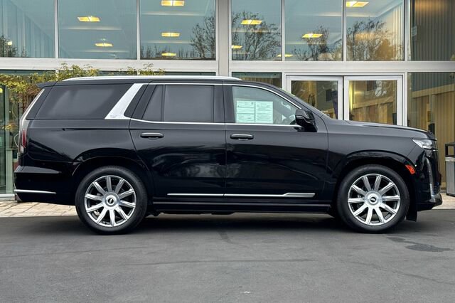 Used 2023 Cadillac Escalade Premium Luxury Platinum image 3