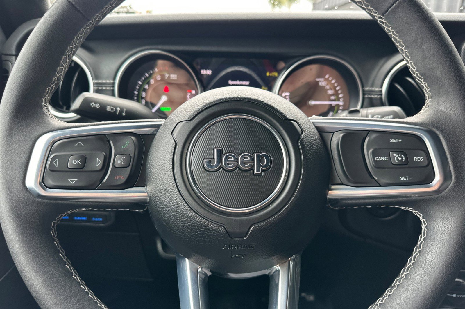 Used 2023 Jeep Wrangler Sahara image 24