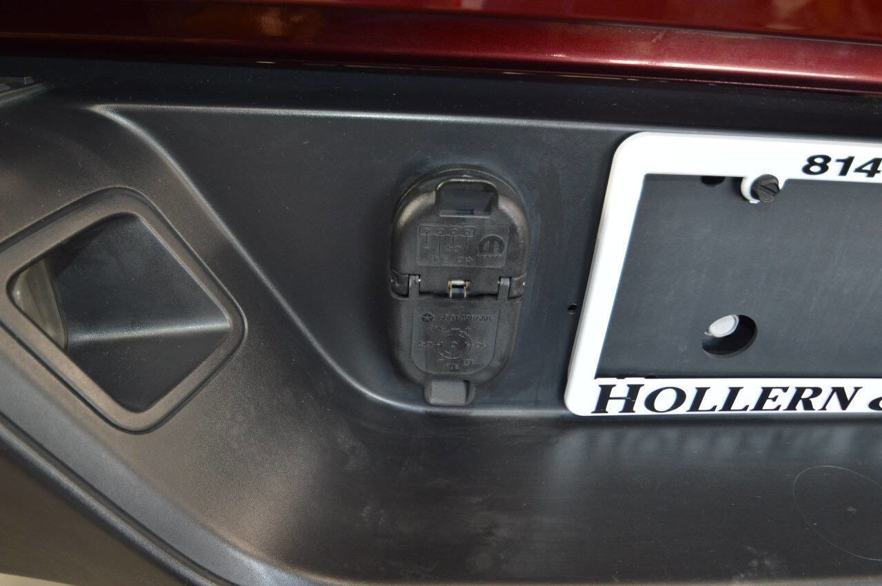 Used 2021 Jeep Gladiator Sport image 29