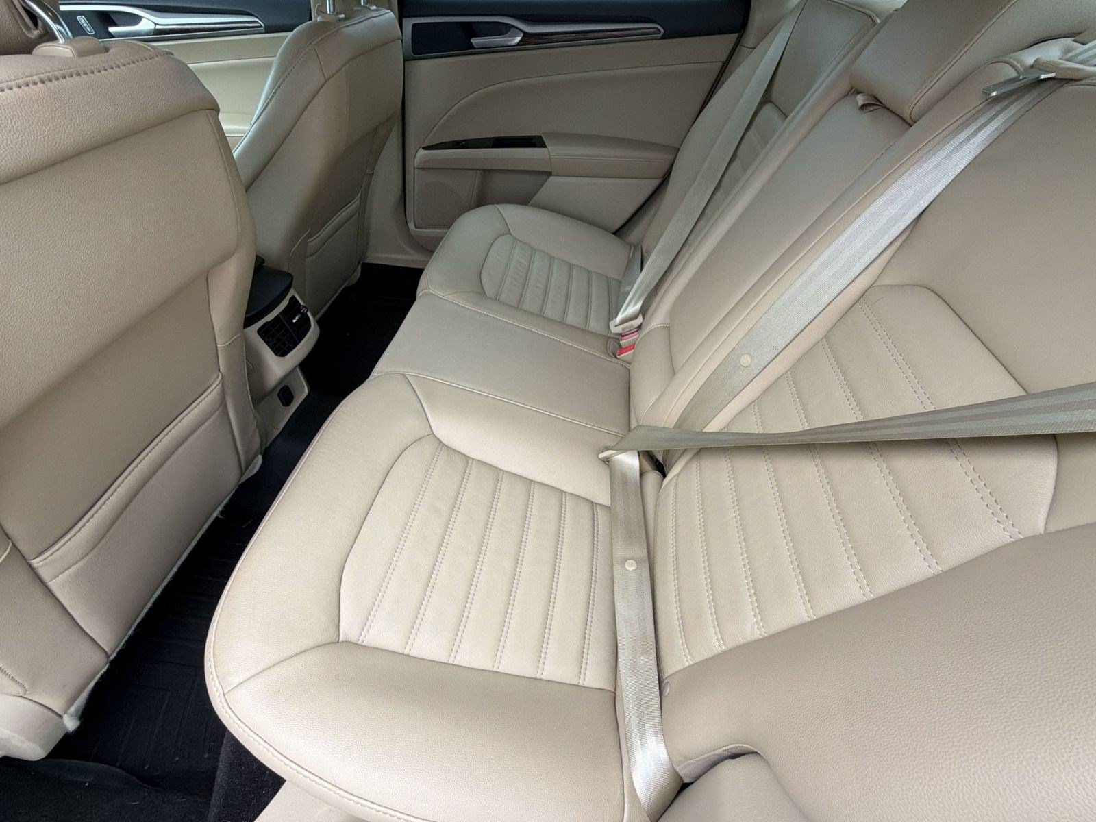 Used 2013 Ford Fusion SE FWD image 22