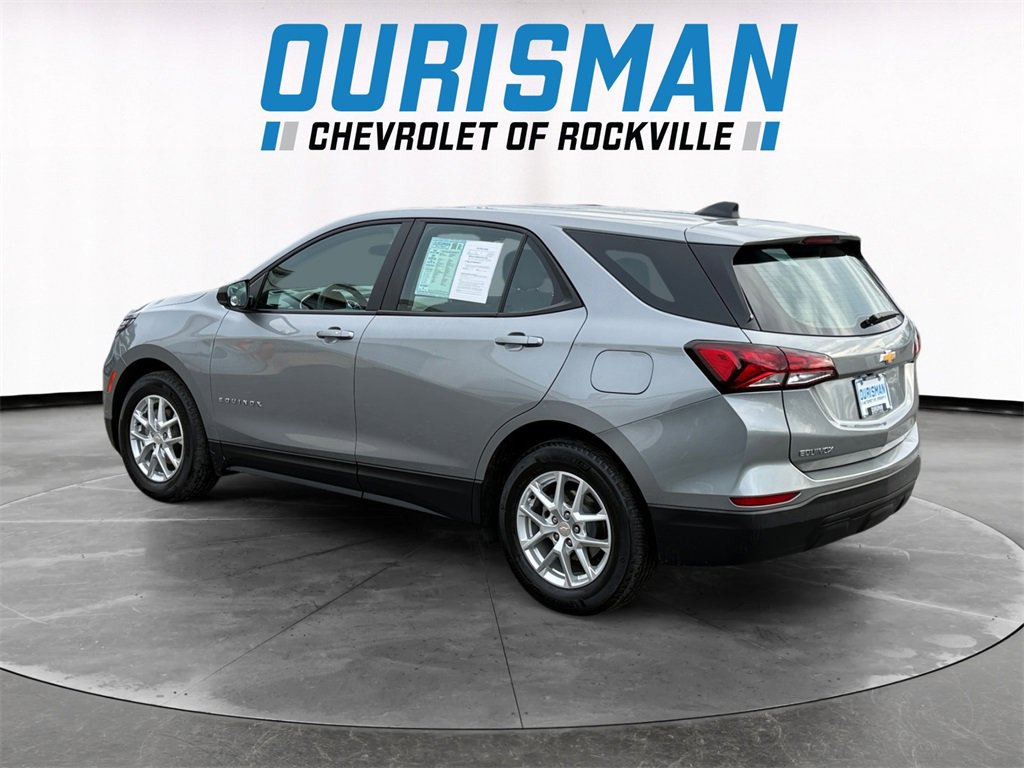 Used 2023 Chevrolet Equinox LS image 4