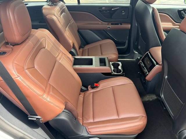 New 2026 Lincoln Aviator Reserve w/ Jet Appearance Package AWD/4WD image 17
