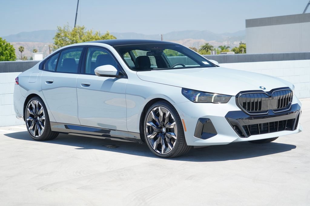 New 2026 BMW 550e xDrive w/ Executive Package AWD/4WD image 3