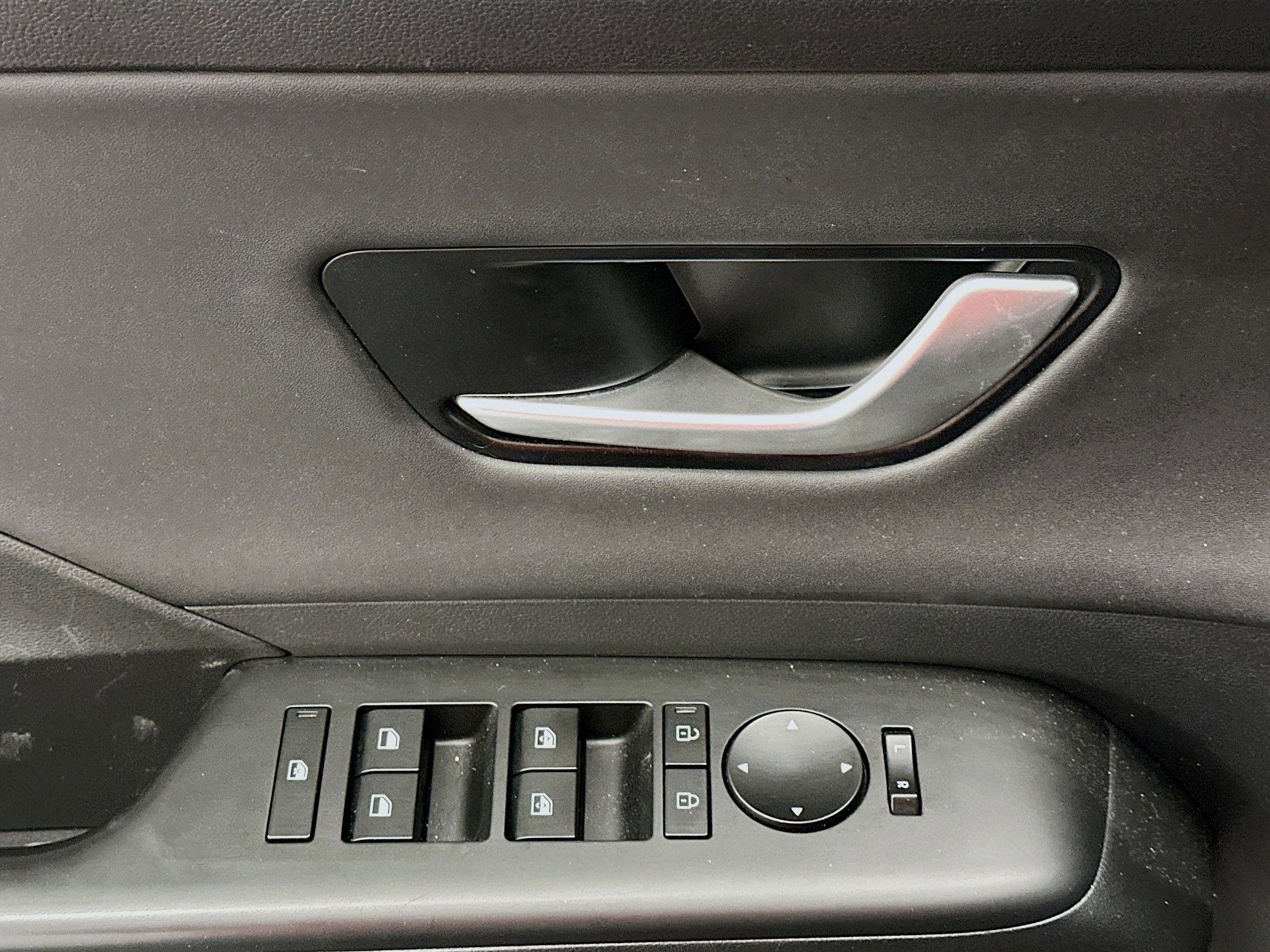 Used 2024 Hyundai Kona Limited image 15