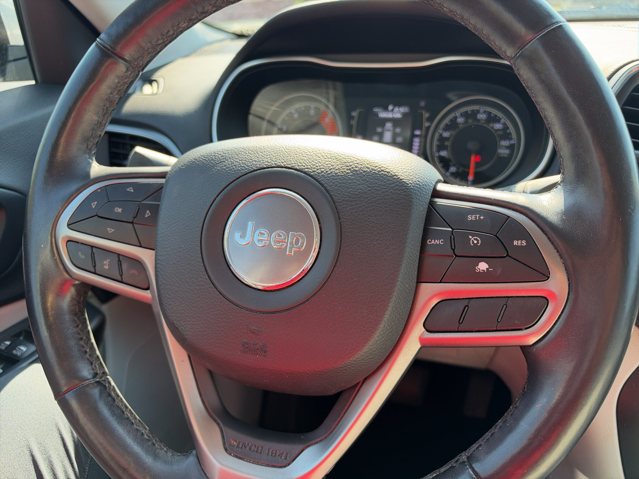 Used 2020 Jeep Cherokee Latitude Lux w/ Quick Order Package 2YH Lux FWD image 30