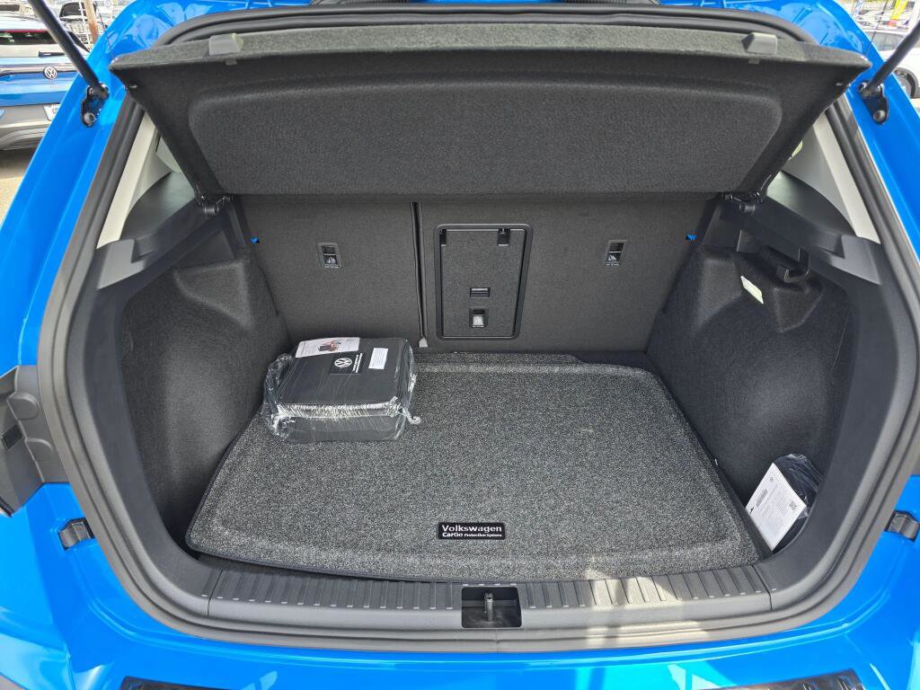 New 2026 Volkswagen Taos SE AWD/4WD image 16