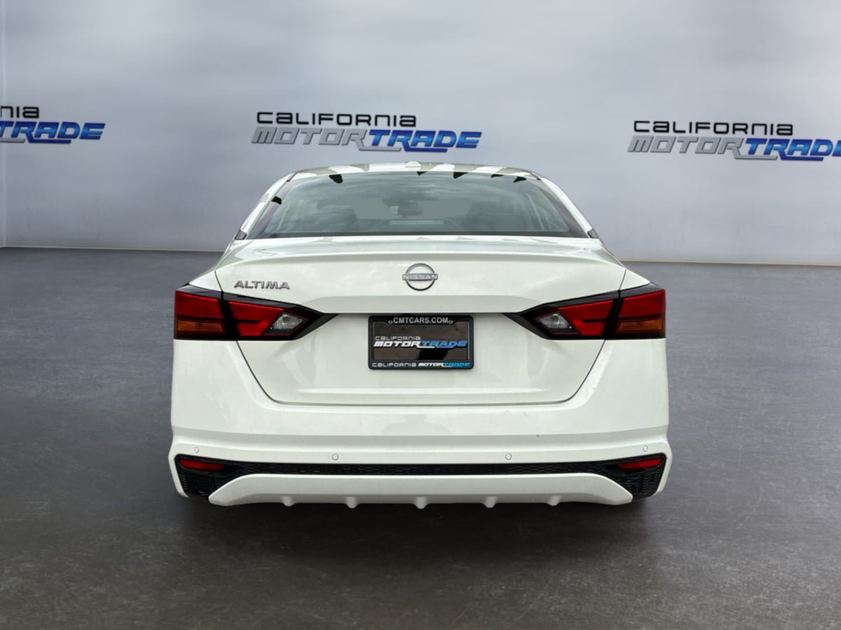 Used 2025 Nissan Altima 2.5 SV FWD image 6