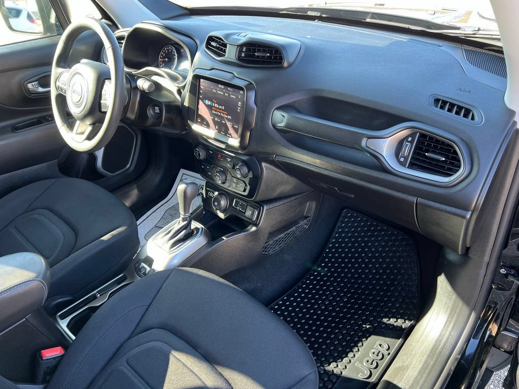 Used 2022 Jeep Renegade Latitude AWD/4WD image 9