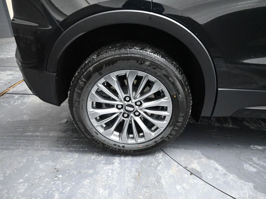 Used 2025 Cadillac XT4 Premium Luxury image 16