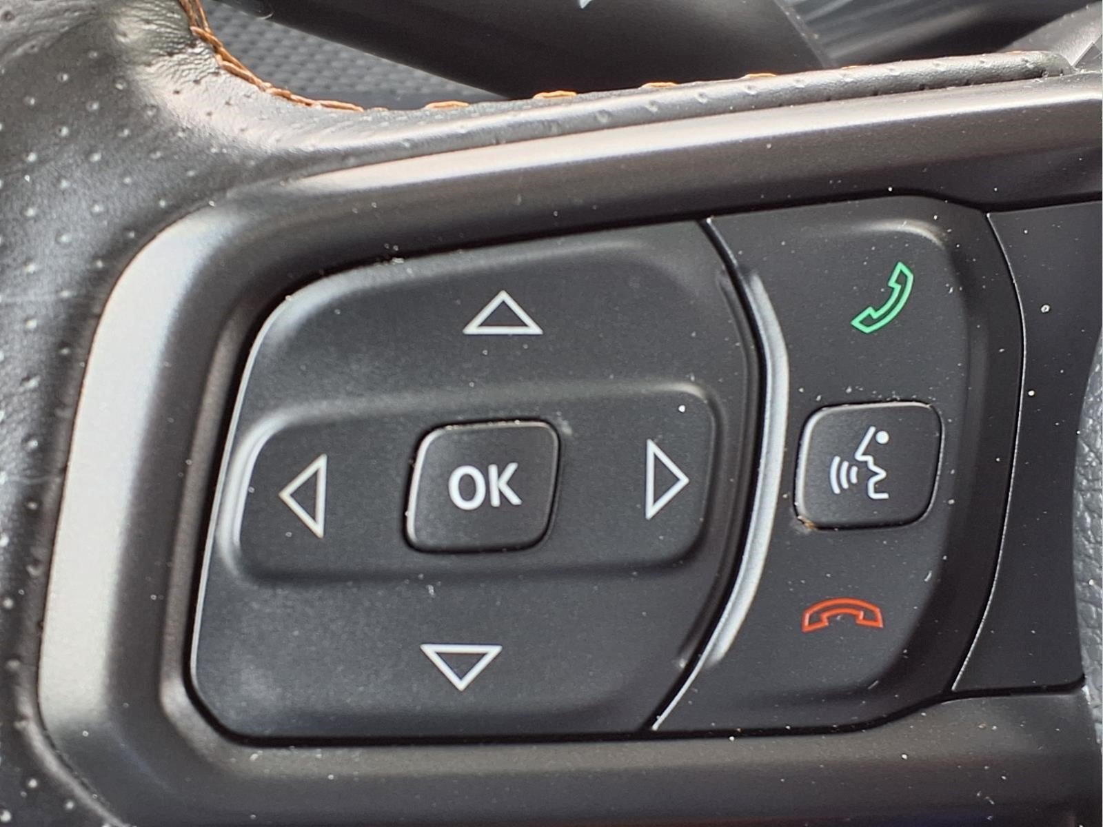 Used 2024 Jeep Gladiator Mojave w/ Convenience Group AWD/4WD image 16