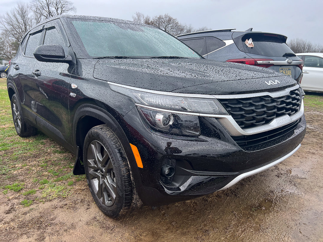 Used 2023 Kia Seltos LX image 8