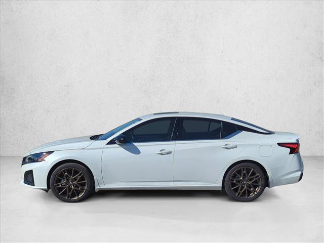 Used 2025 Nissan Altima 2.5 SR w/ SR Premium Package FWD image 4