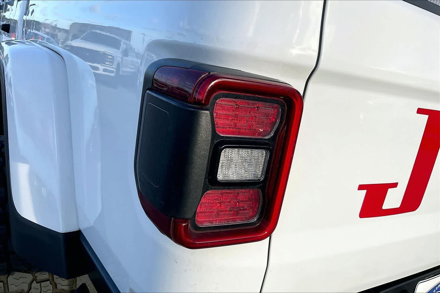 Used 2020 Jeep Gladiator Rubicon AWD/4WD image 32