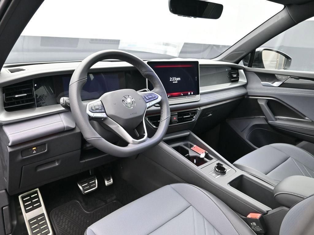 New 2026 Volkswagen Tiguan SE R-Line image 7