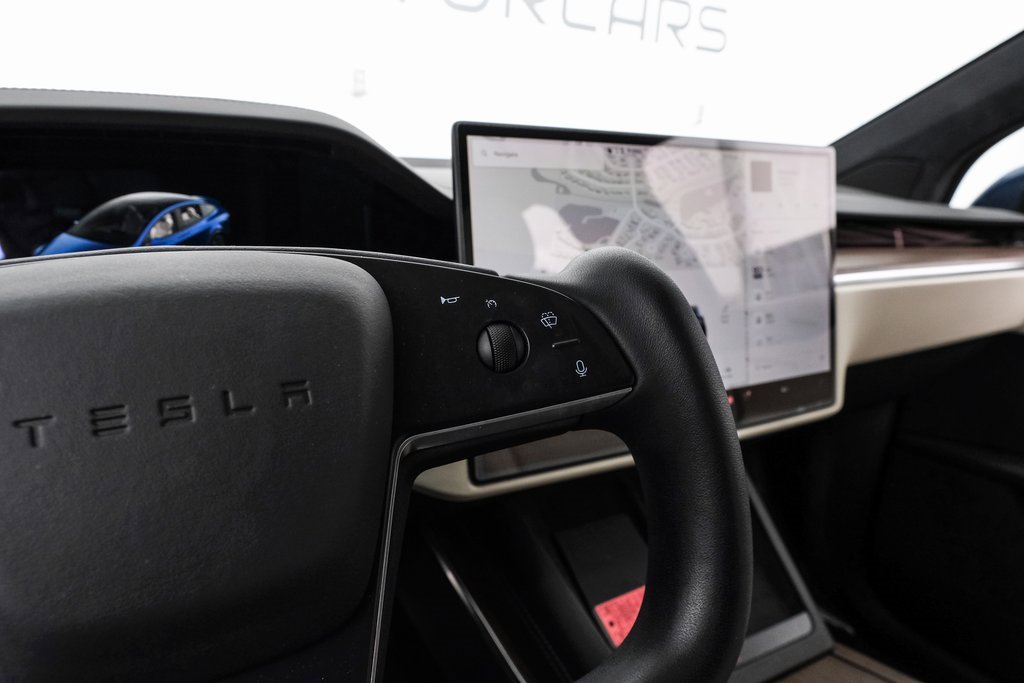 Used 2022 Tesla Model X image 24