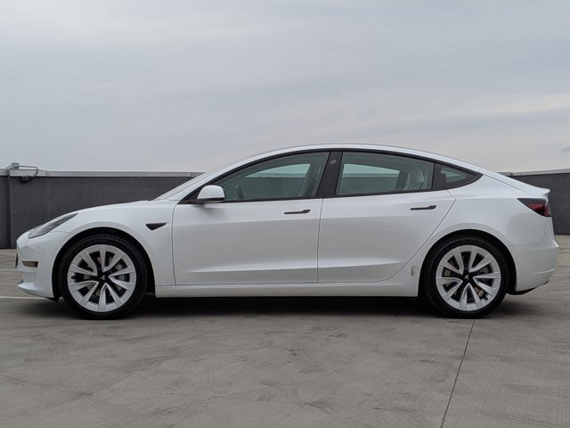 Used 2021 Tesla Model 3 Standard Range Plus image 2