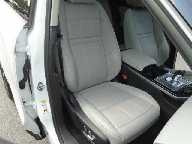 Used 2023 Land Rover Range Rover Evoque S image 11