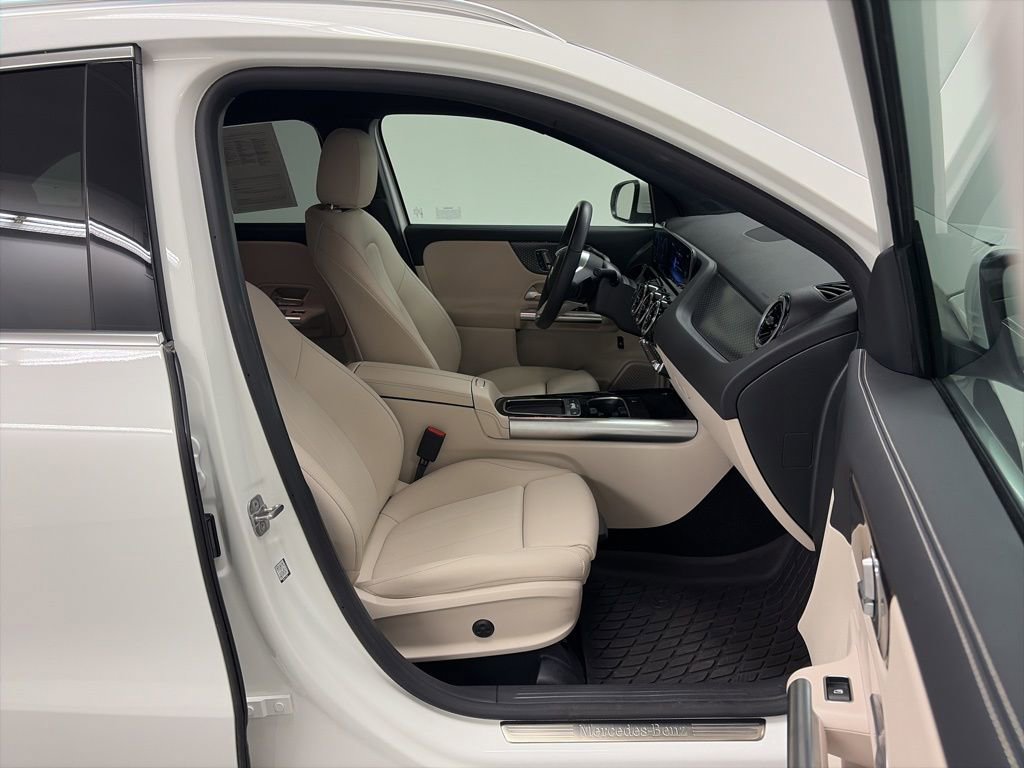 Certified 2025 Mercedes-Benz GLA 250 4MATIC image 16