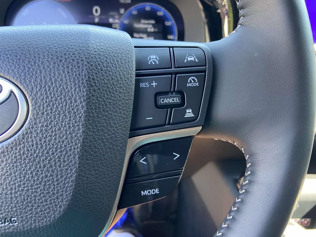 Used 2025 Toyota Crown Signia AWD/4WD image 32
