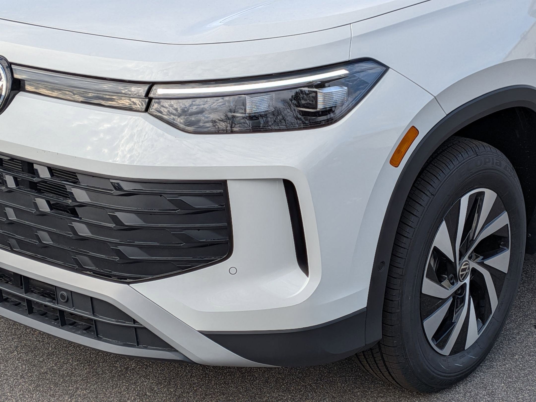 New 2026 Volkswagen Tiguan S AWD/4WD image 9