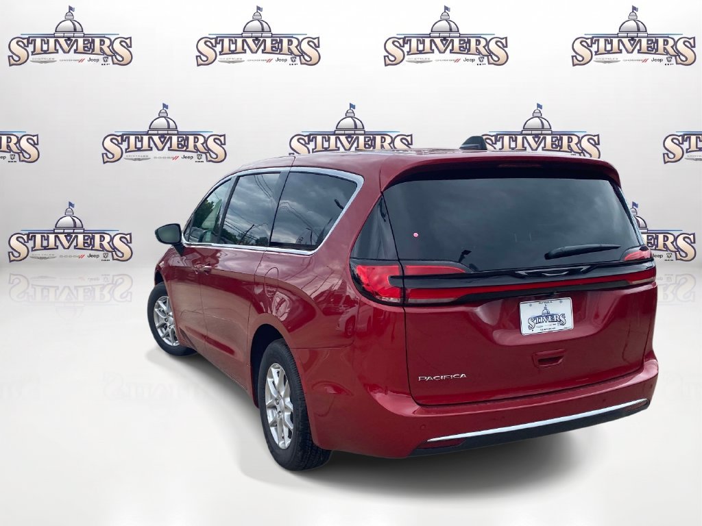 New 2027 Chrysler Pacifica Select FWD image 4
