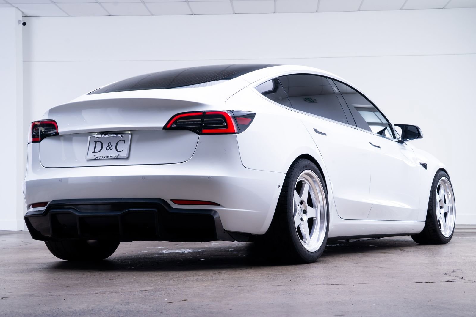 Used 2018 Tesla Model 3 Long Range AWD/4WD image 8