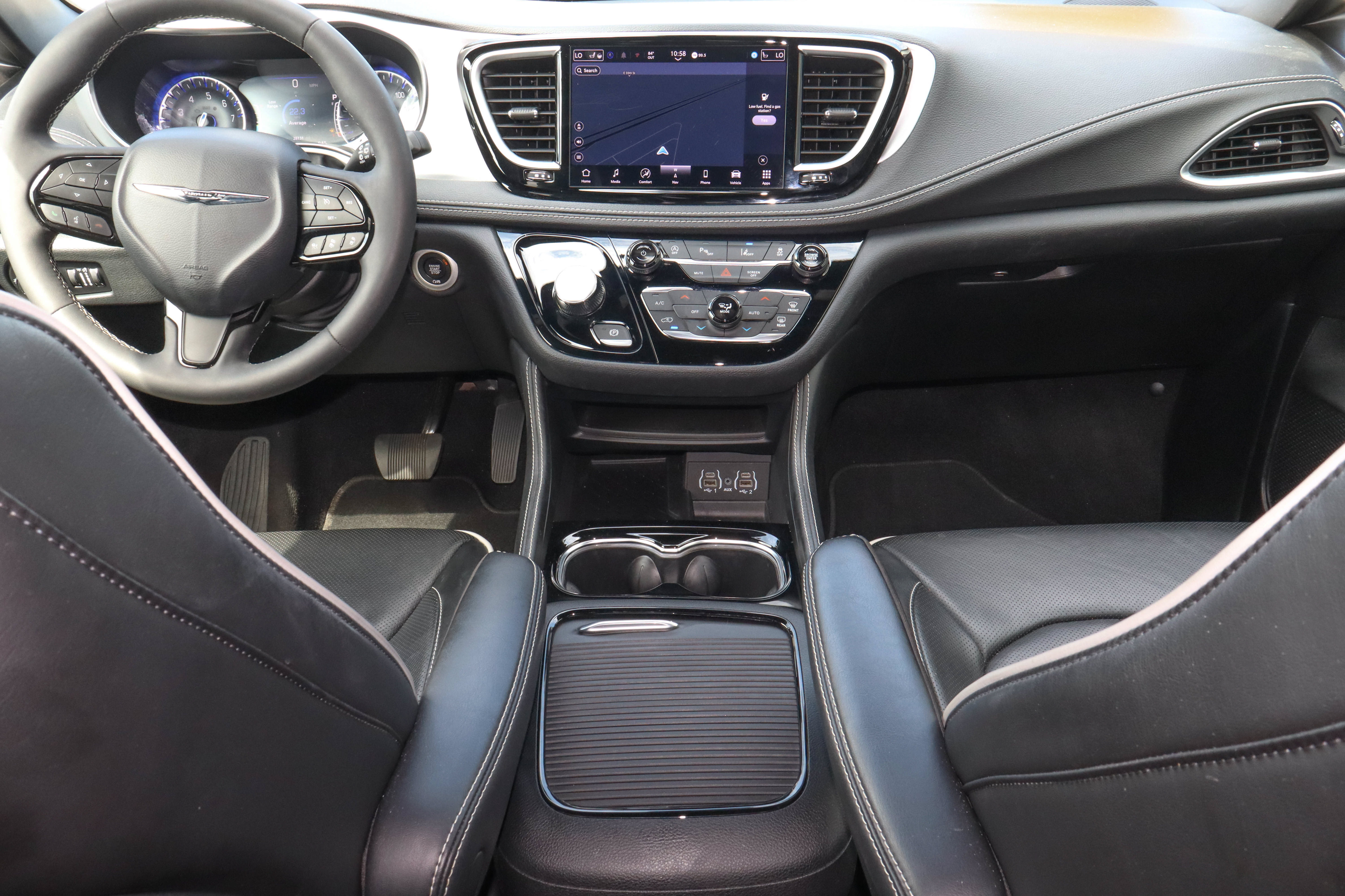 Used 2025 Chrysler Pacifica Limited FWD image 10