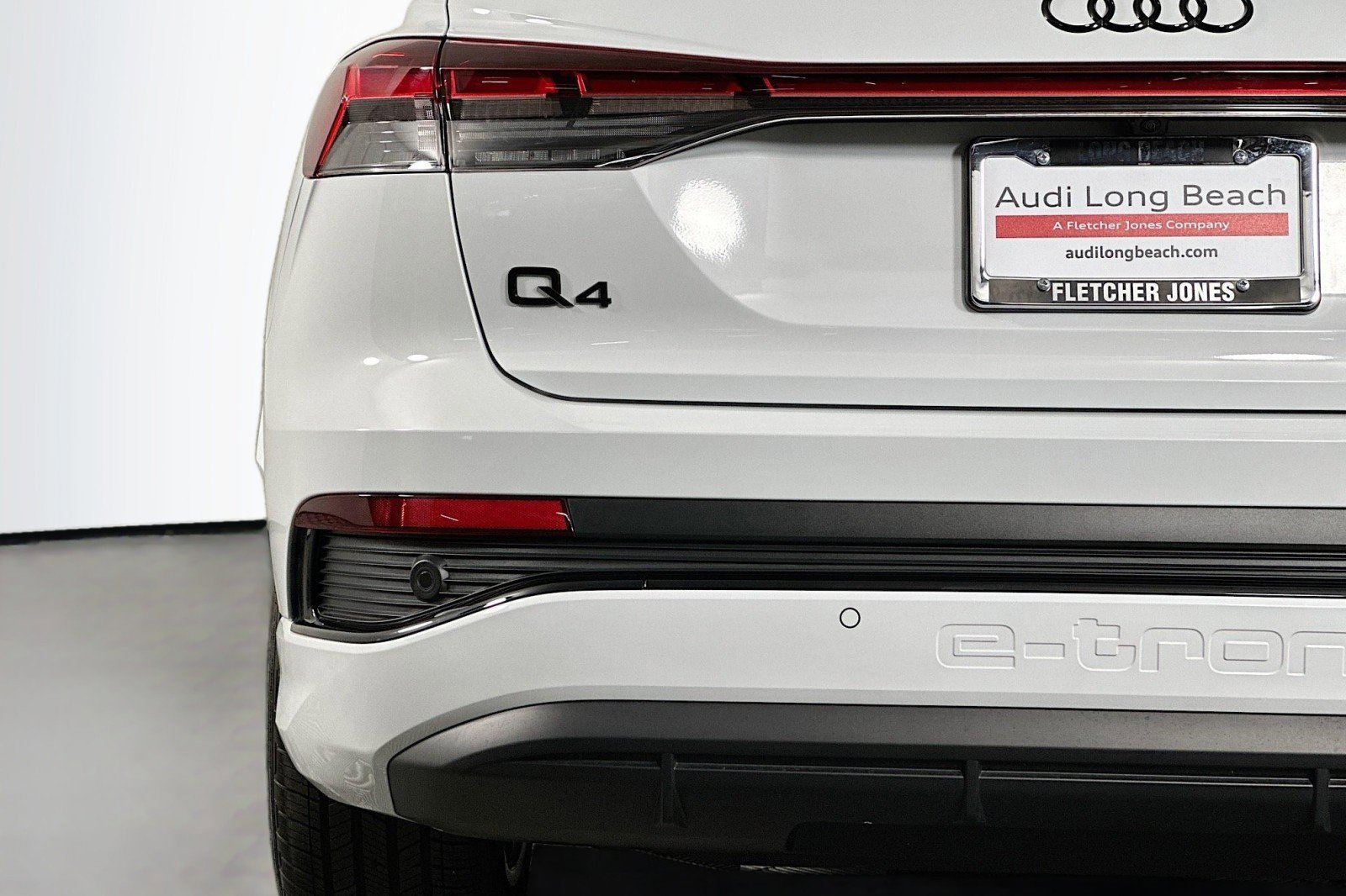 Used 2025 Audi Q4 e-tron Premium Plus w/ Premium Plus AWD/4WD image 17