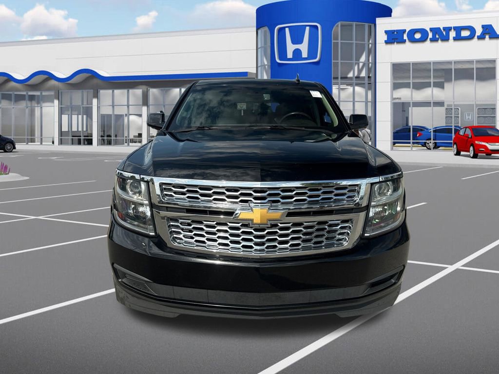 Used 2018 Chevrolet Suburban LT RWD image 2