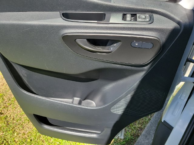 Used 2025 Mercedes-Benz Sprinter 2500 image 18