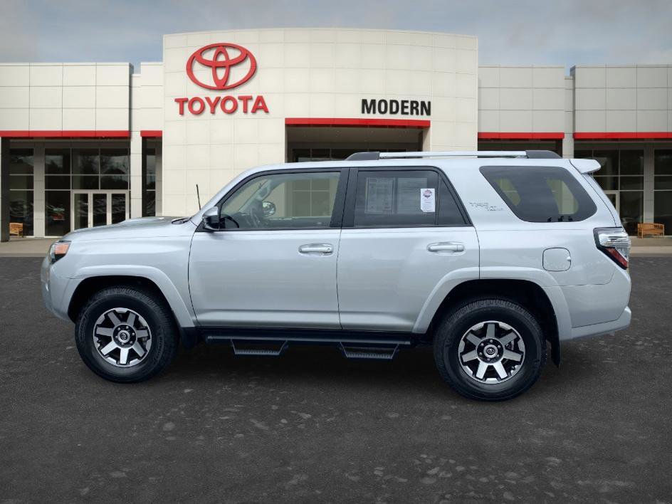 Used 2018 Toyota 4Runner TRD Off-Road AWD/4WD image 7