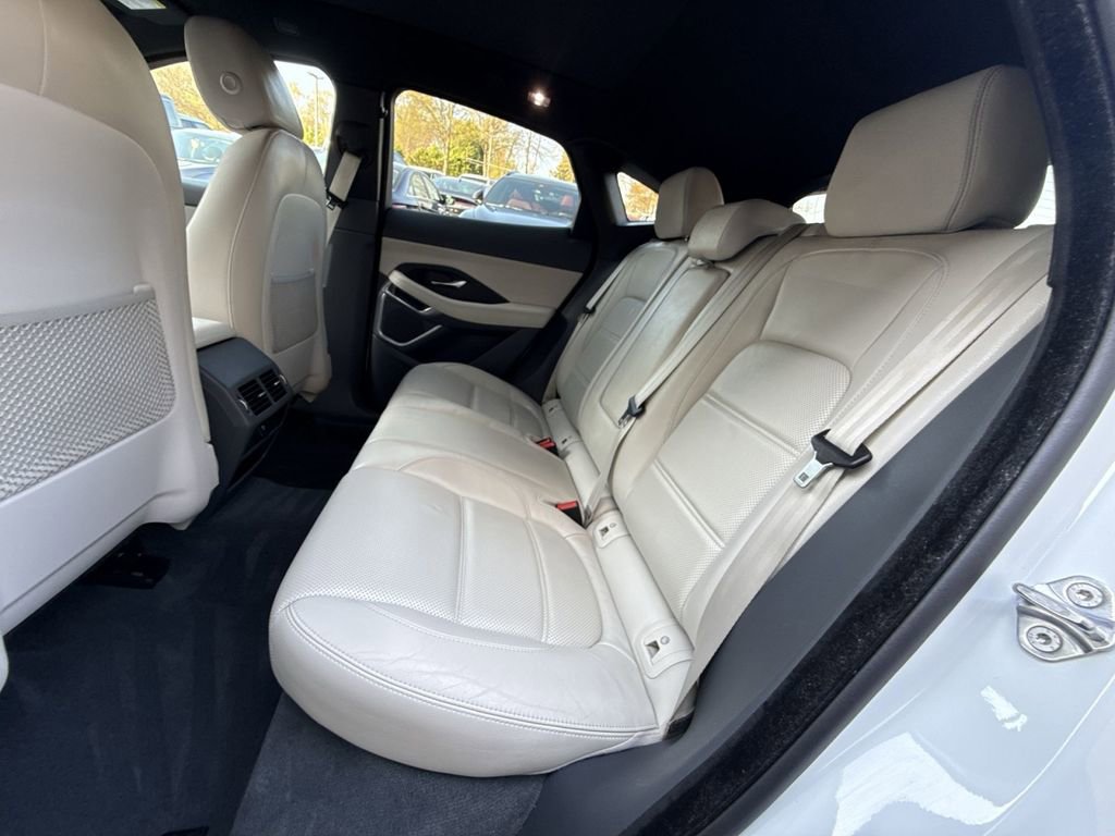 Used 2019 Jaguar E-PACE SE image 24