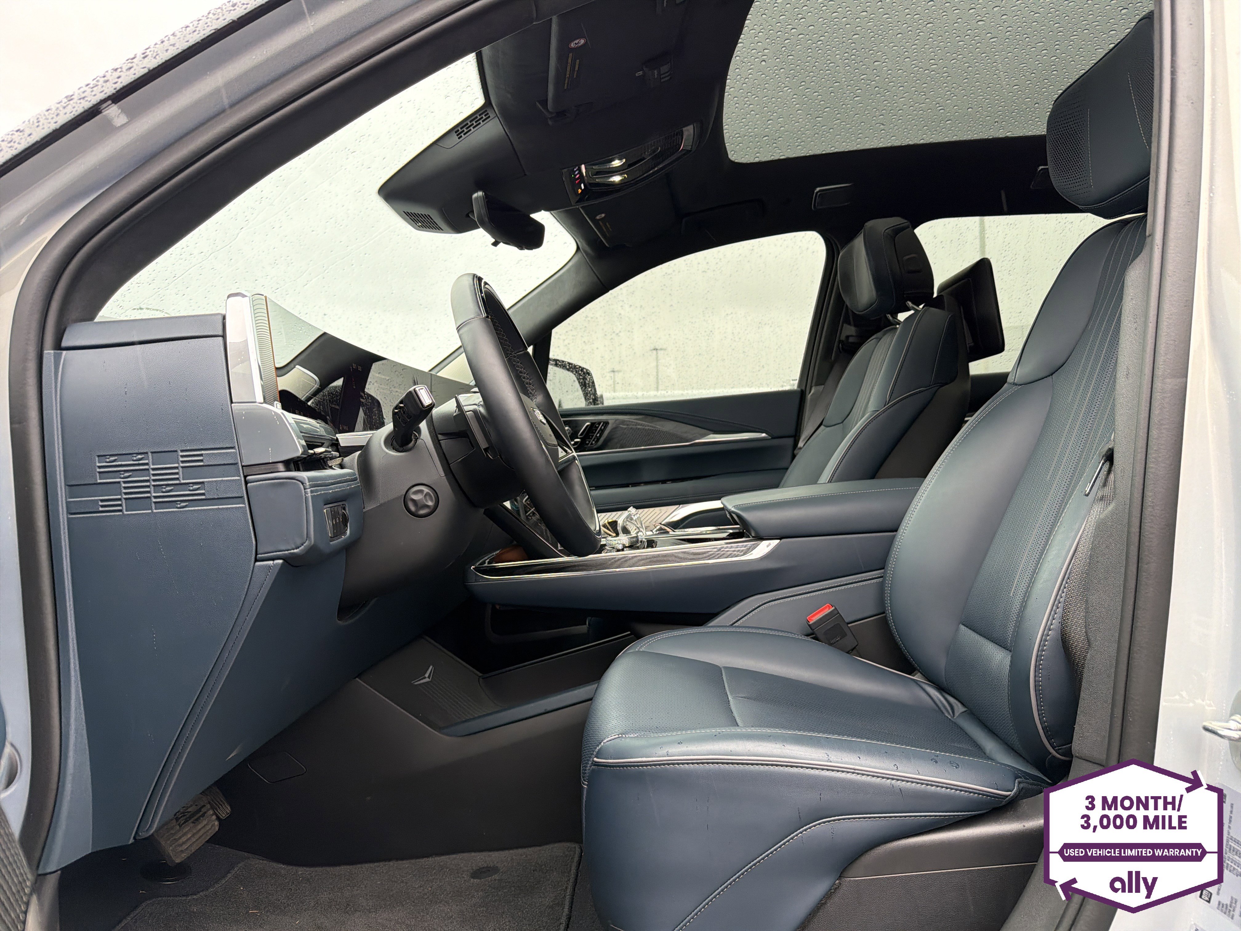 Used 2025 Cadillac Escalade IQ Sport 2 w/ LPO, ONYX Package image 10