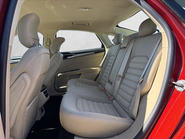 Used 2014 Ford Fusion SE FWD image 16