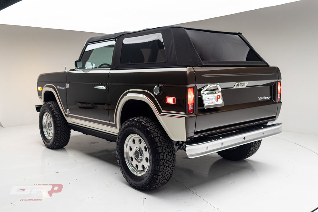 Used 2025 Ford Bronco Badlands image 5