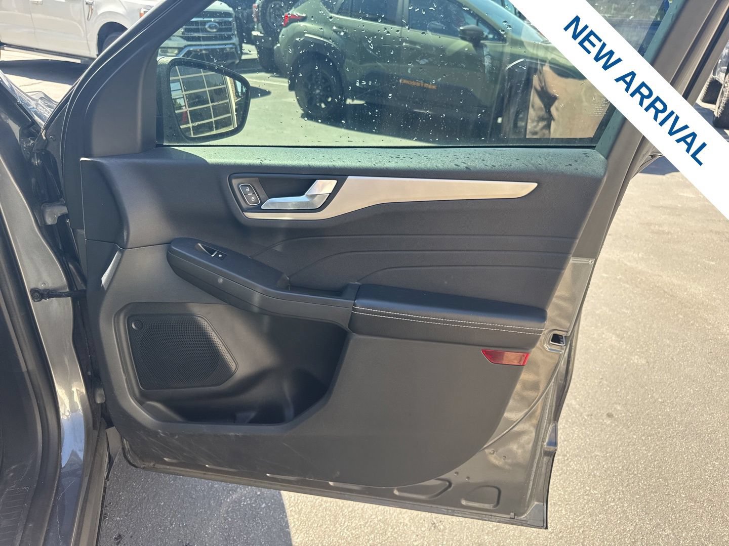 Used 2021 Ford Escape SE FWD image 10