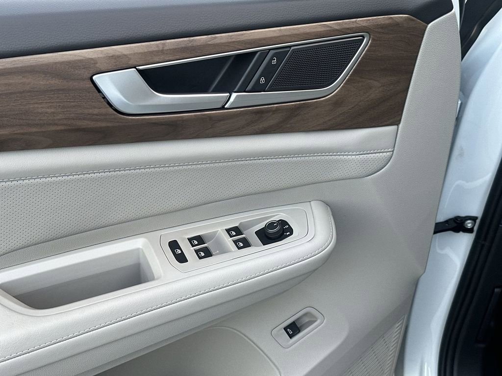 New 2026 Volkswagen Atlas SE image 13