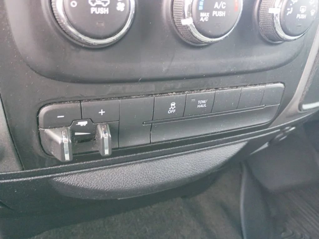 Used 2014 RAM 1500 Express AWD/4WD image 12