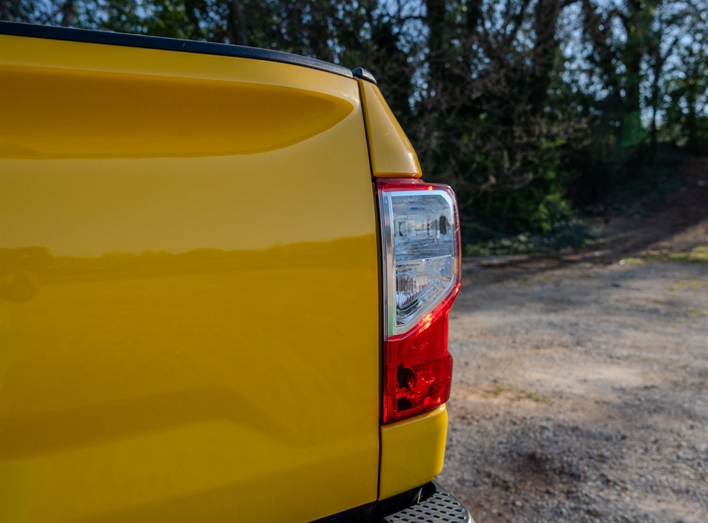 Used 2018 Nissan Titan PRO-4X image 11