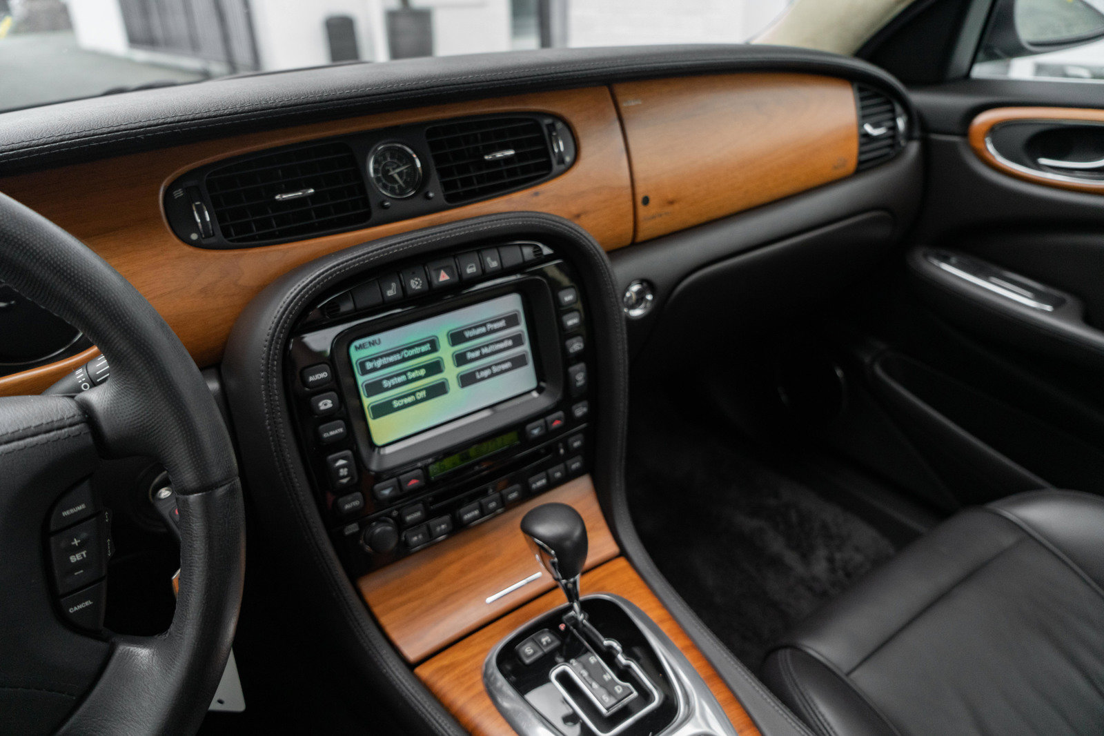 Used 2006 Jaguar XJ Vanden Plas Super V8 Portfolio RWD image 20